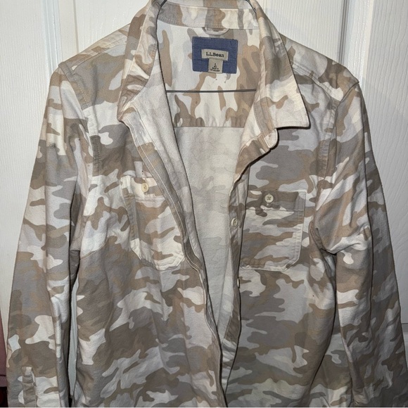 L.L. Bean Men's Casual Camouflage Shirt - Tan and Cream - Picture 3 of 5